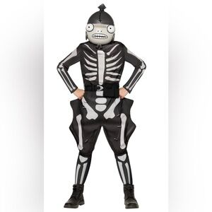 InSpirit Designs Fortnite Fishskull youth costume. NWT large 10-12(mb)